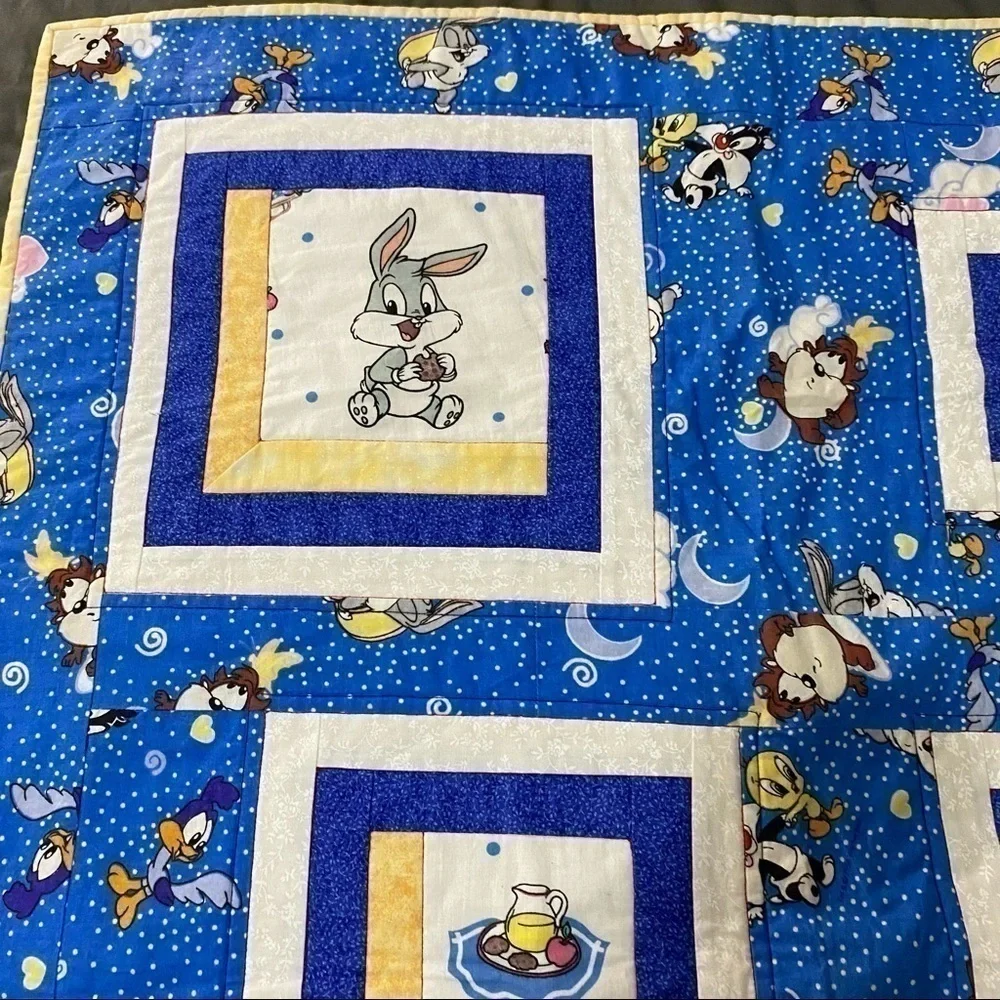 Vintage Looney Tunes Quilt Crib Blanket Taz Bugs Bunny Tweety Gender Neutral